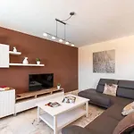 Vista Lobos Villa *